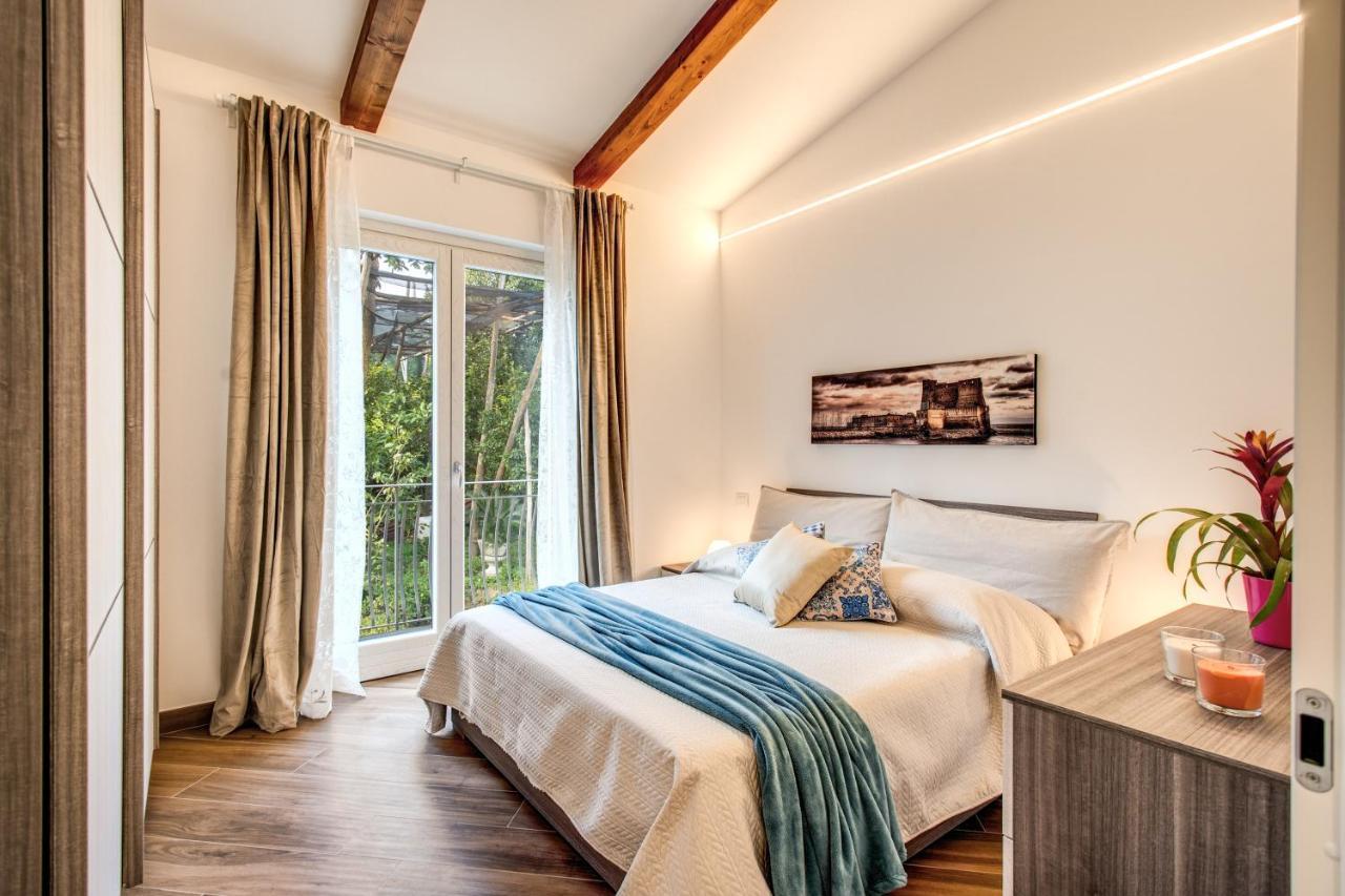 Chez Marie' - Modern Apartment In Countryside 소렌토 외부 사진